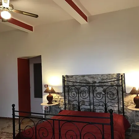 Delle Rondini Bed & Breakfast 3*