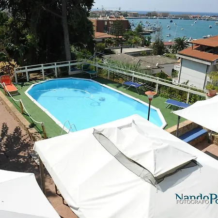 Bed & Breakfast Delle Rondini 3*