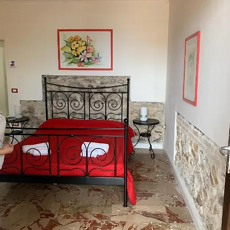 Delle Rondini Bed & Breakfast 4*