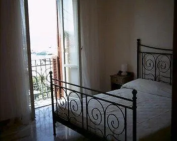 Delle Rondini Bed and Breakfast 4*