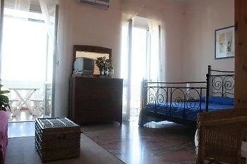 فندق مبيت وإفطار Delle Rondini 4*